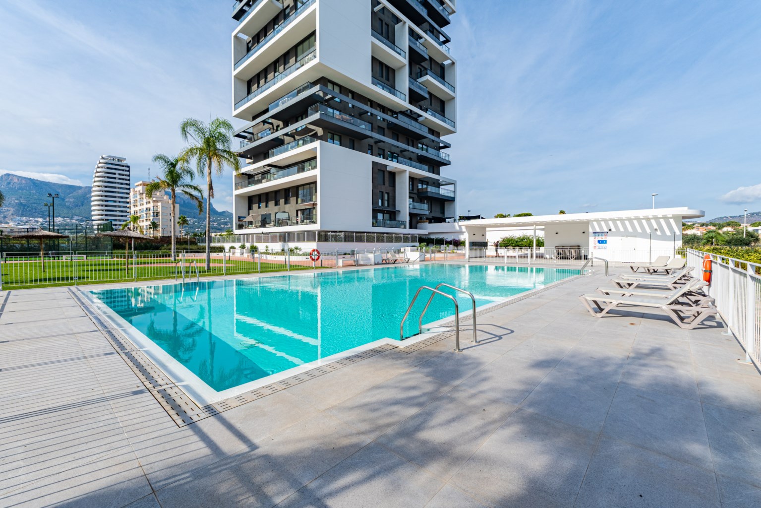 Moderno apartamento de 3 dormitorios con terraza y acabados de alta gama - Sunrise Tower, Calpe, a pasos de la playa - Foto 5