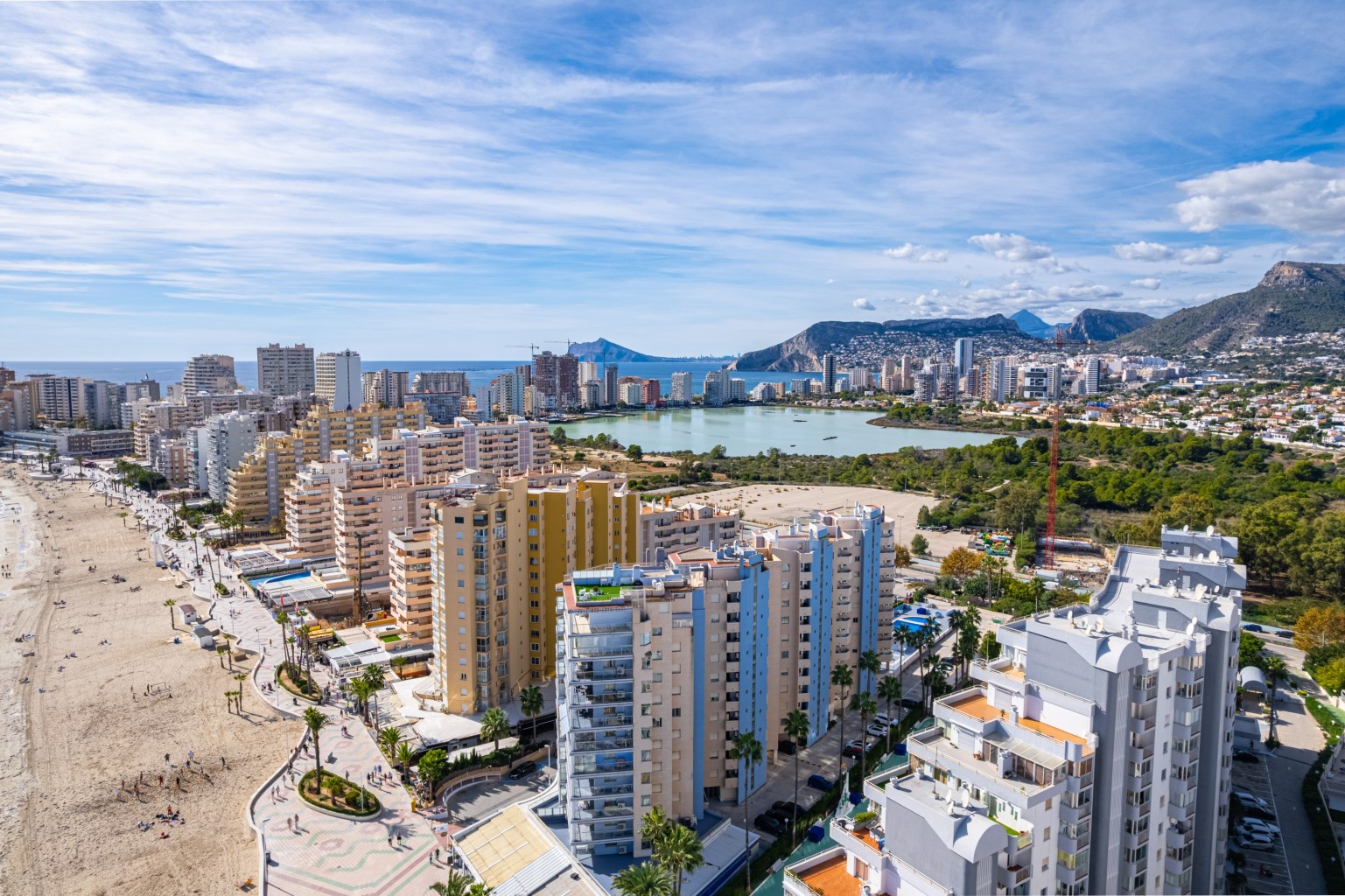 Renovated Apartment on the Frontline of La Fossa Beach, Calpe, with Panoramic Sea and Peñón de Ifach View - Photo 21