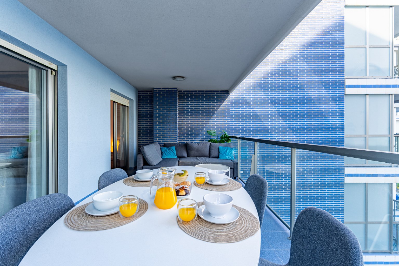 Apartamento reformado en primera línea de la playa de La Fossa en Calpe, con vistas panorámicas al mar y al Peñón de Ifach - Foto 2