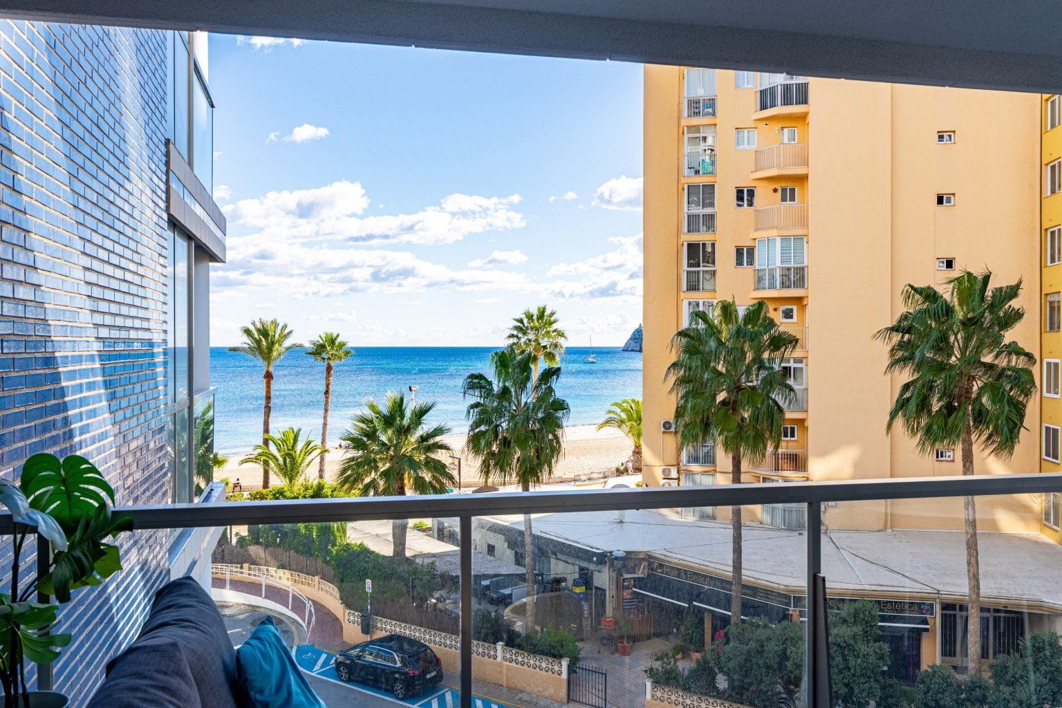 Renovated Apartment on the Frontline of La Fossa Beach, Calpe, with Panoramic Sea and Peñón de Ifach View - Photo 5