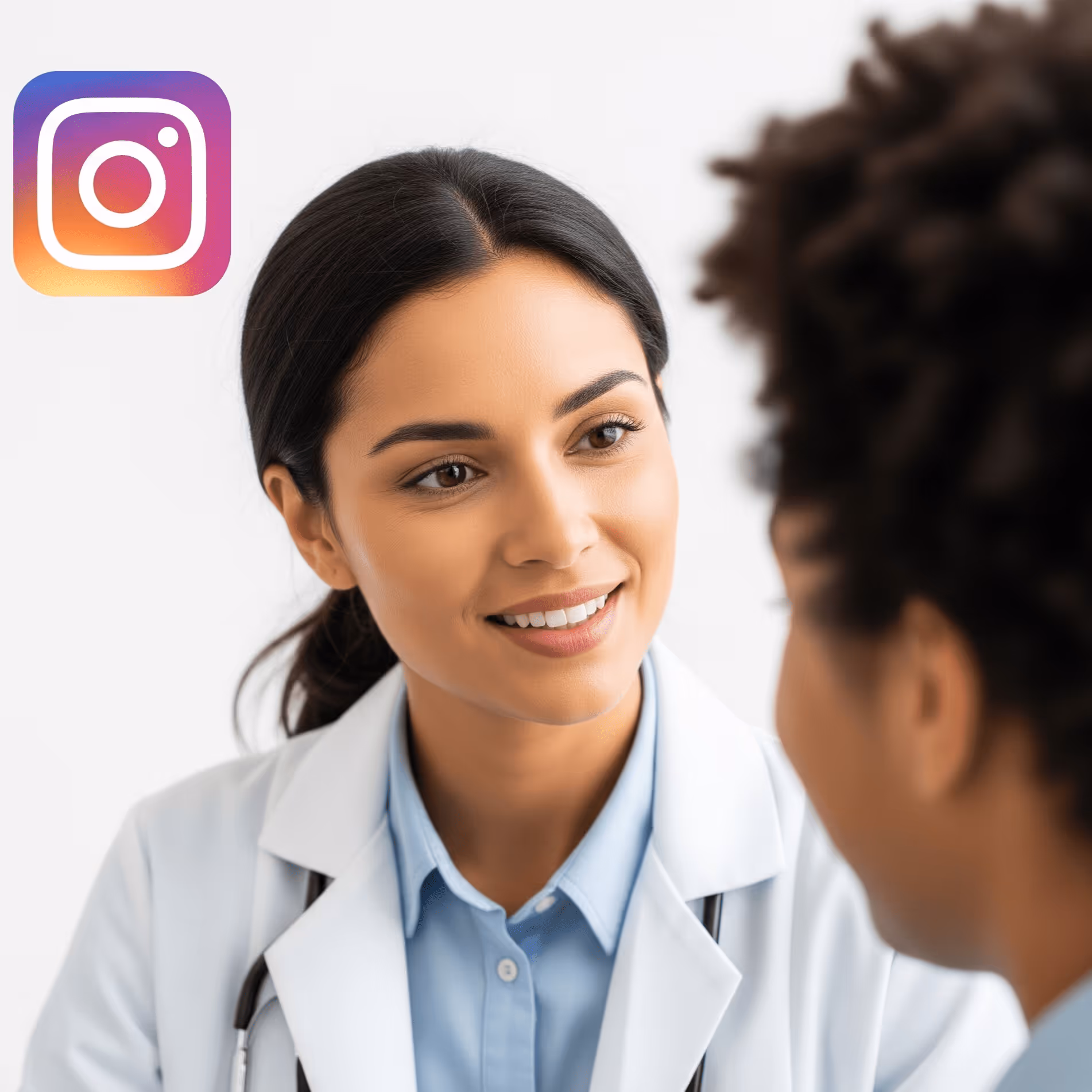 Consultorio médico conectando con pacientes a través de Instagram gracias a Peaking.