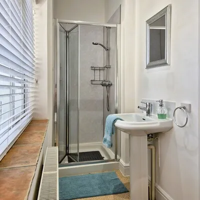 The Hideaway Hunstanton En Suite Shower