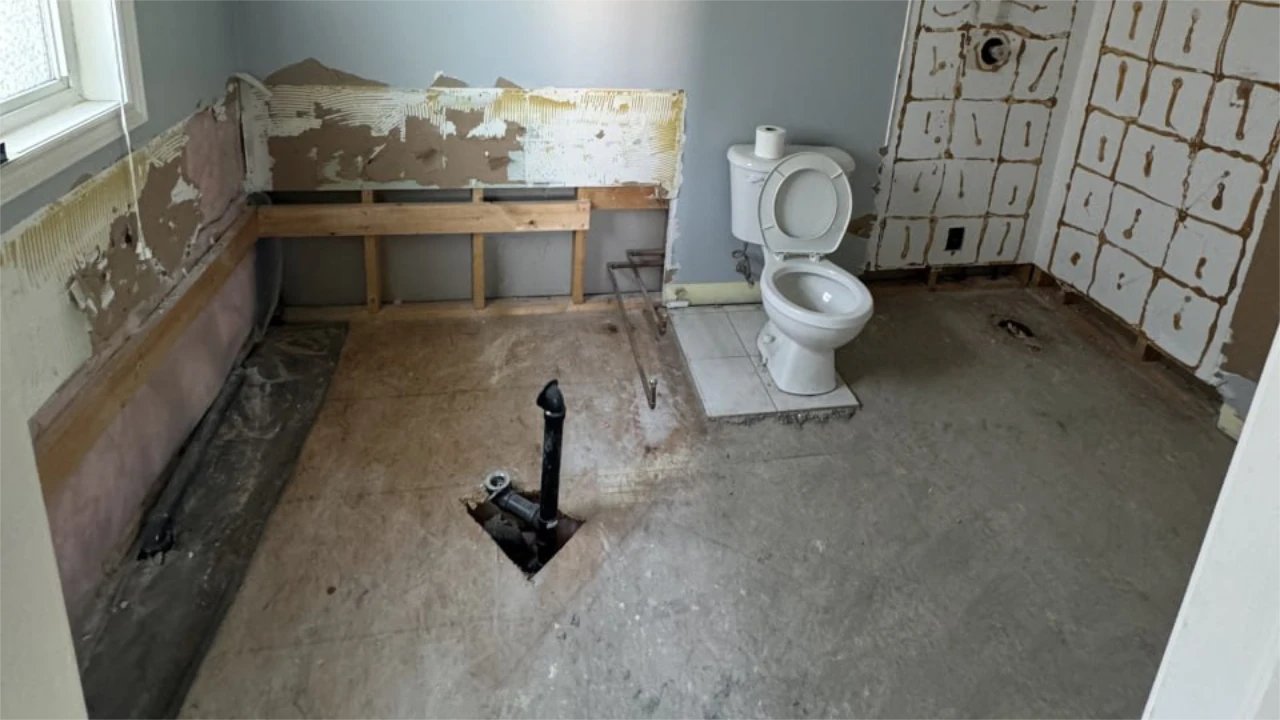 Flooring and Appliance Removal in Aurora