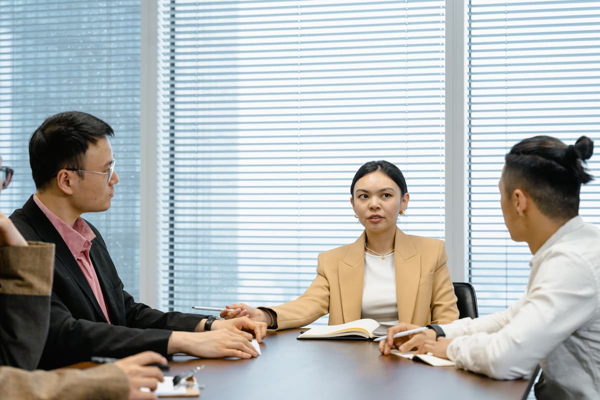In this post, we'll explore the leadership challenges of a multigenerational workforce with key insights from top HR and L&D experts.