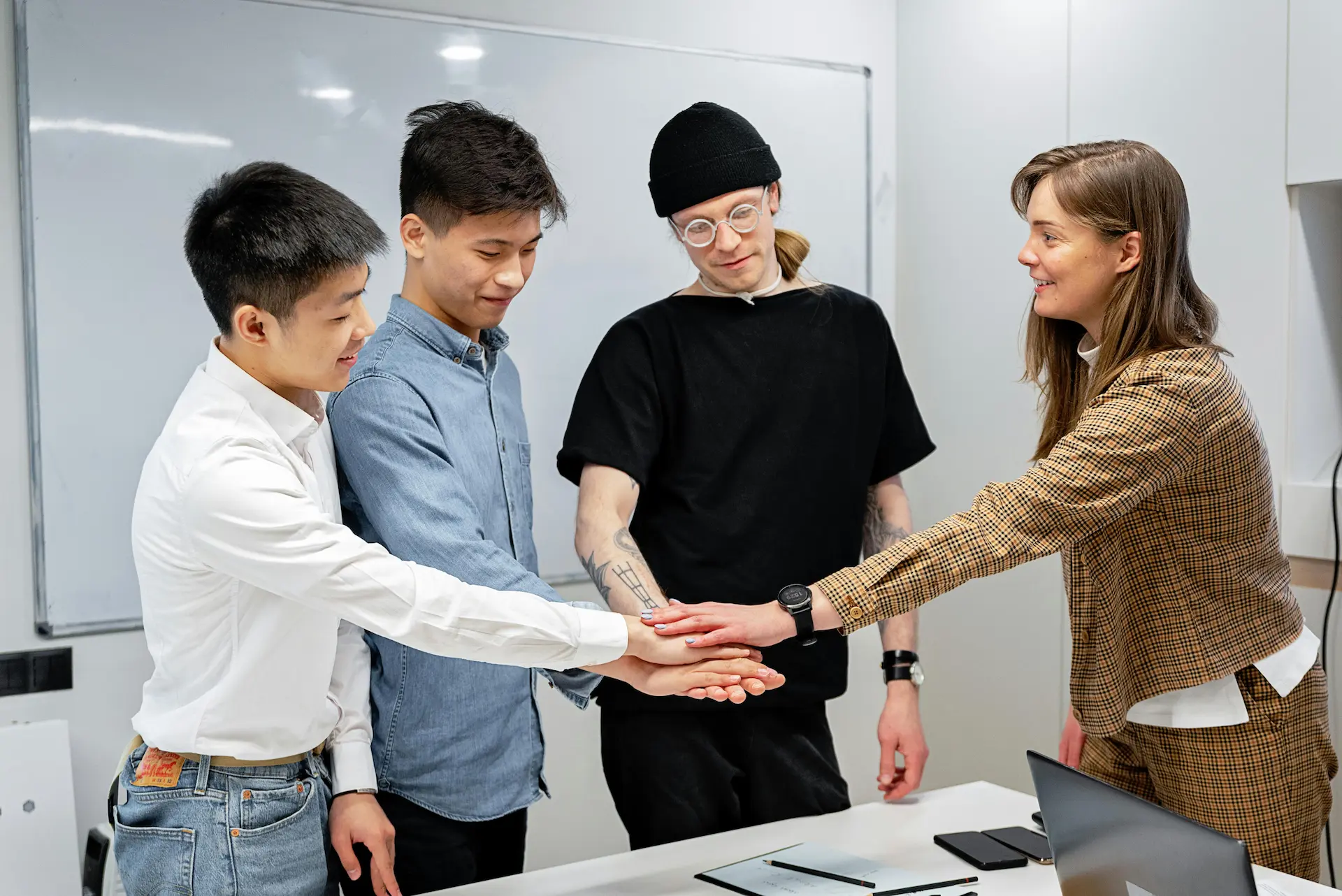 Discover how employee coaching enhances workplace performance with personalized development, effective techniques, and real-world success stories.
