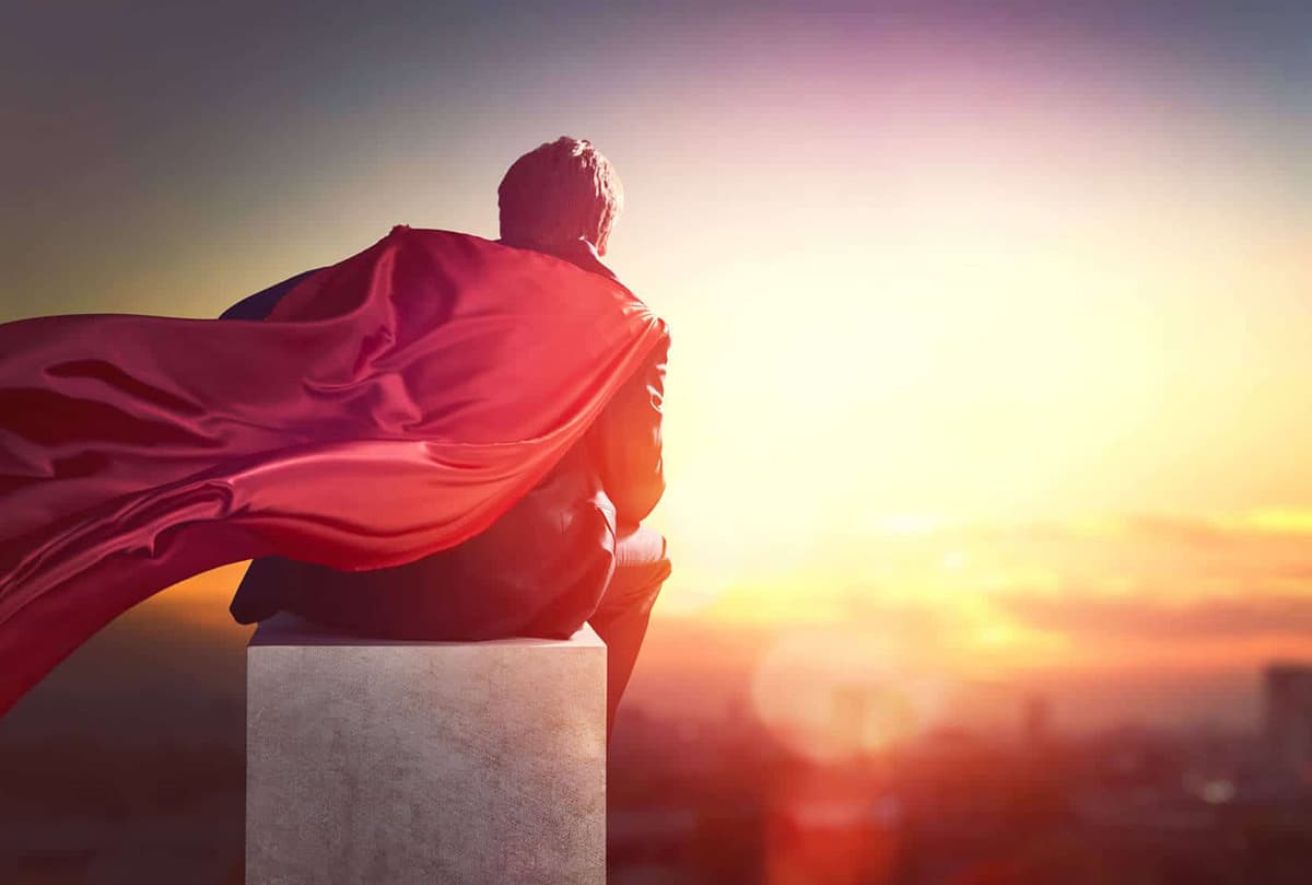 Experts often disagree regarding the main differences between managers and leaders. CoachHub explains and clarifies the key differences.