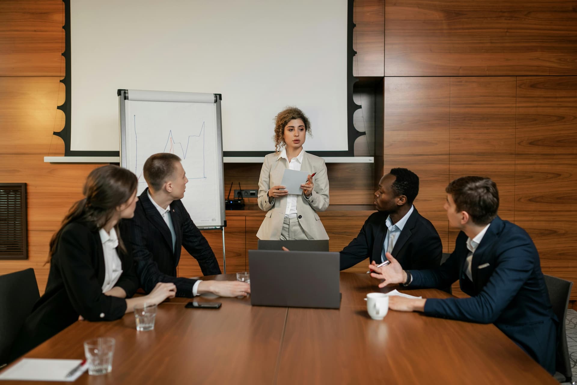 Préparez vos leaders aux défis futurs. Découvrez les meilleures pratiques pour développer le leadership et assurer la réussite de votre entreprise.