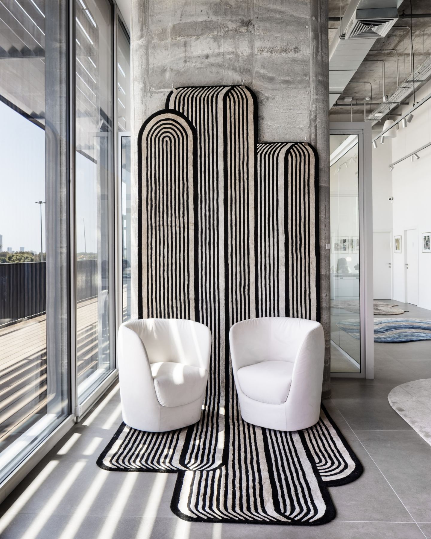 פרויקט RUGS & CO. SHOWROOM - שטיח יוקרתי בעבודת יד, תמונה 2 - שטיחים לפרויקטים