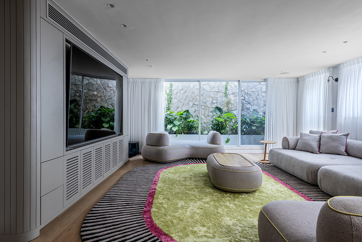 SHIRLY DAN project - luxury handmade rug photo 2 - custom rugs for design projects