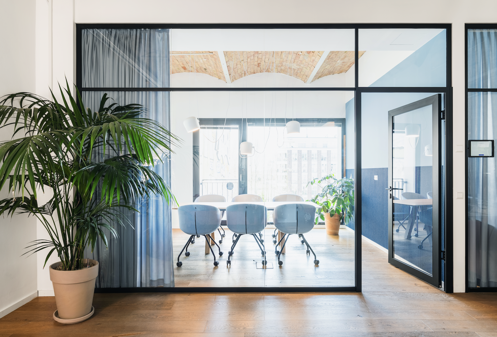 MEETING ROOM