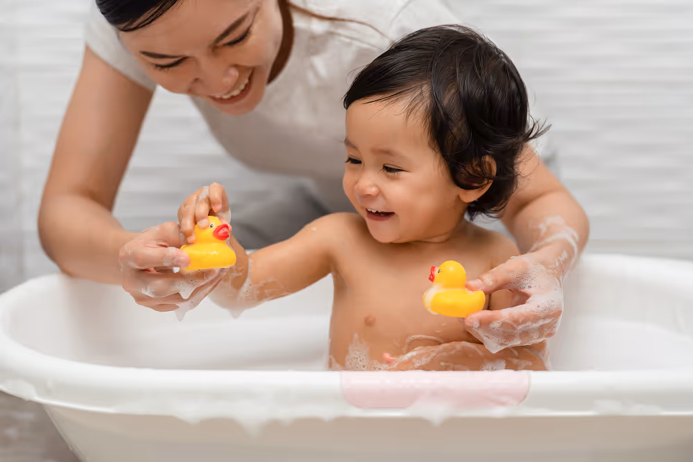 Tonggak Perkembangan Bayi Usia 11 Bulan