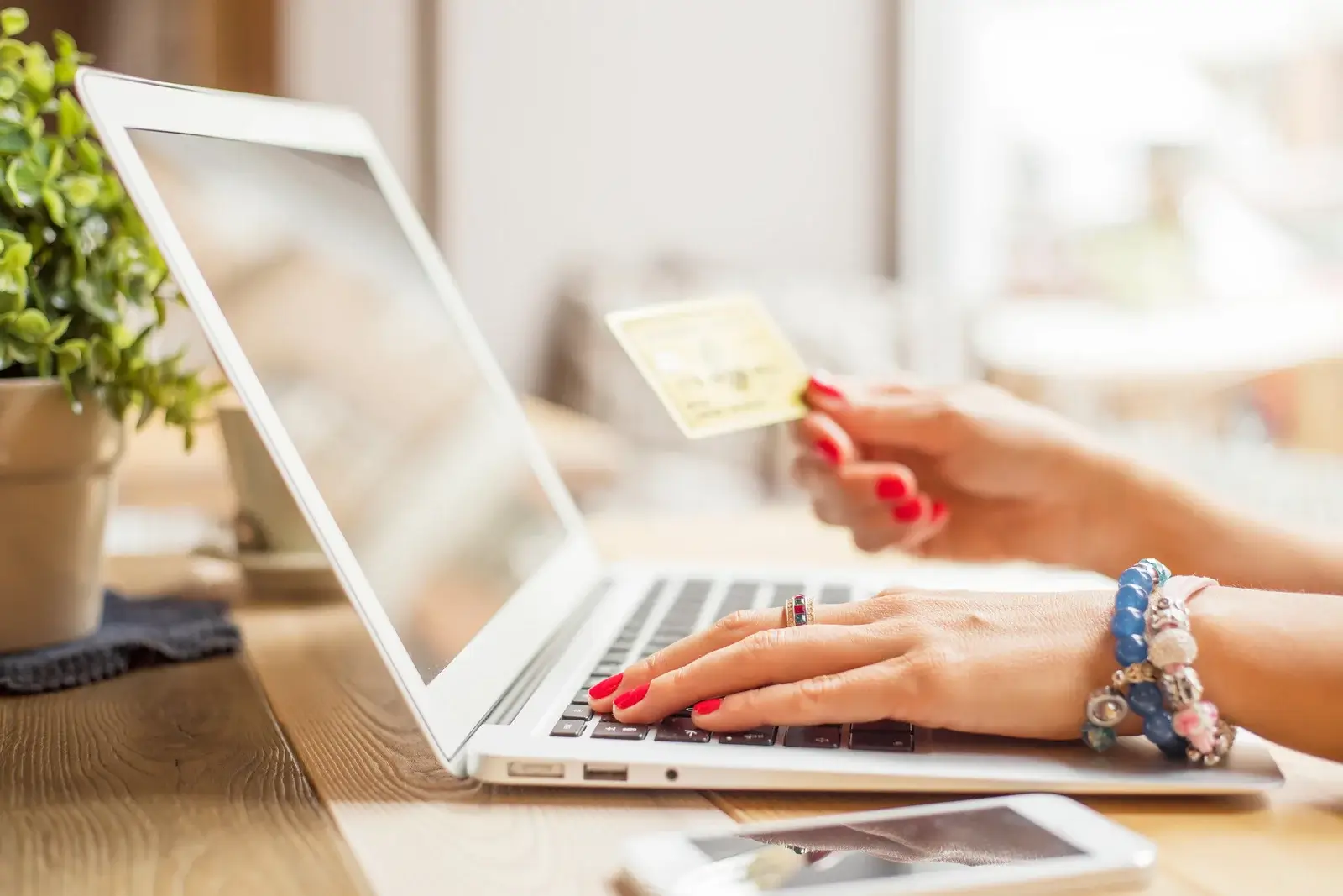 The 14 Best Shopify Stores in 2023 and Why They’re so Successful