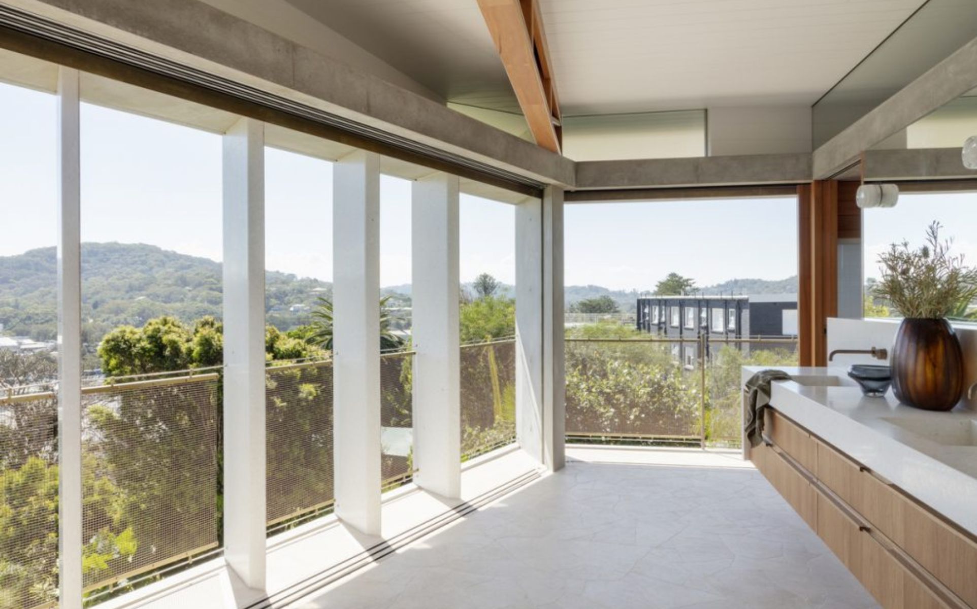 Surfside Avenue, Avalon Beach