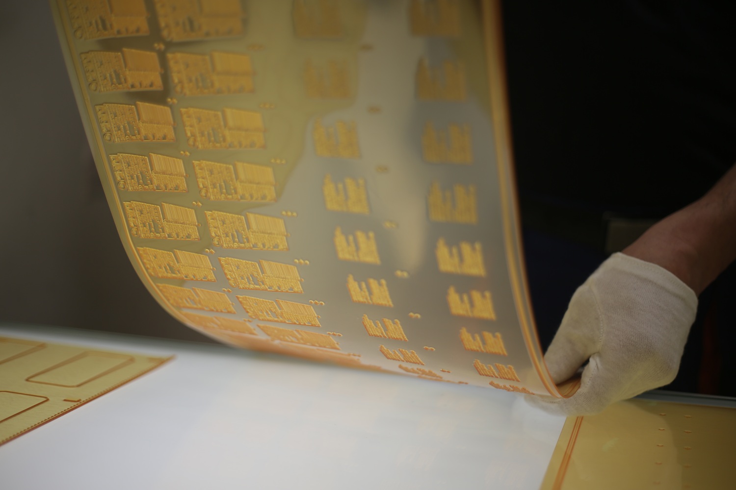 etykiety peel-off samoprzylepne druk flexograficzny