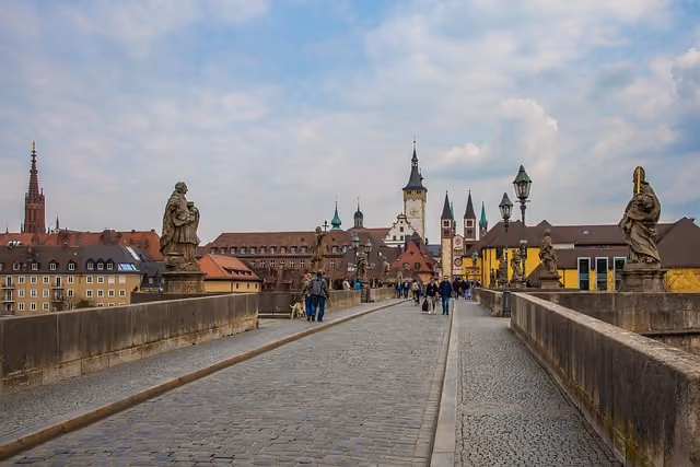 Drohnenaufnahme von Altstadt von Bischofsheim in der Rhön