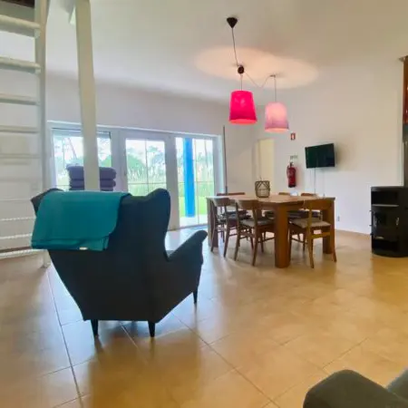 Wohnzimmer Ansicht zur Terasse hin. 
