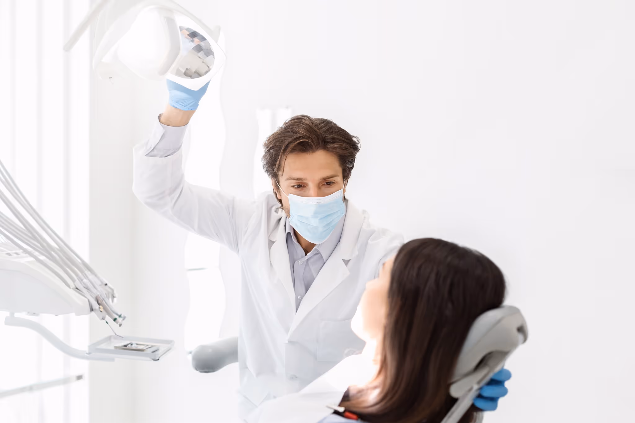 Dentiste avec une cliente