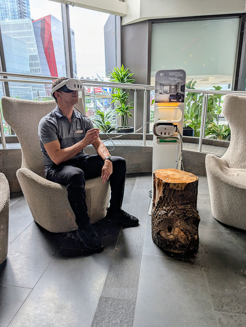 Employé DoubleTree testant la Station Hoppin'