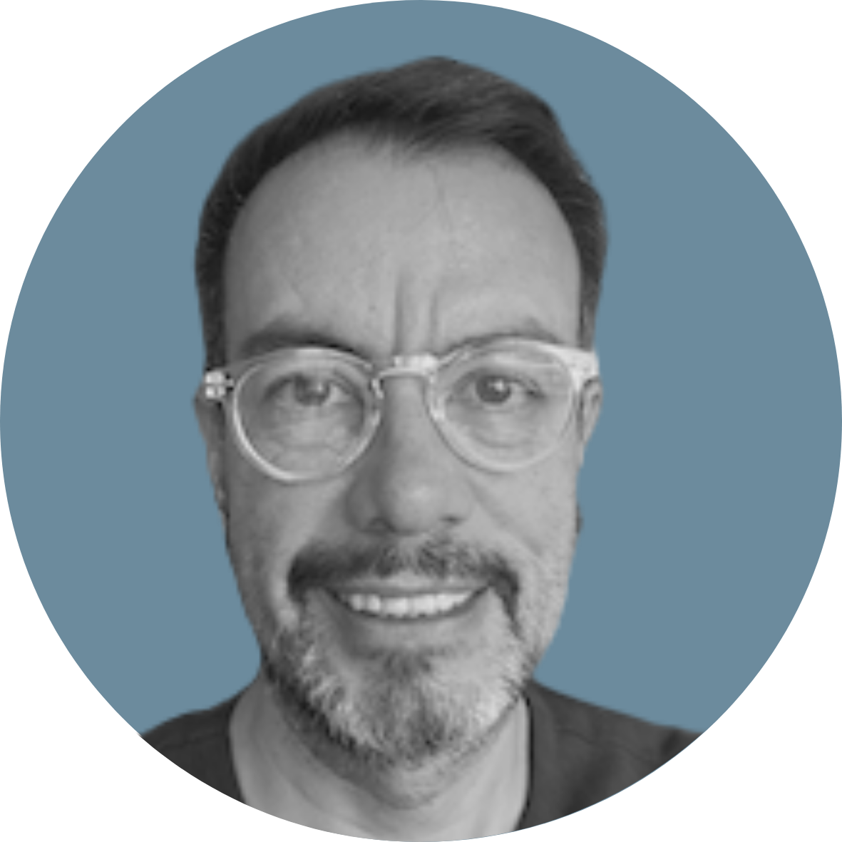 Headshot of Carlos Hernandez