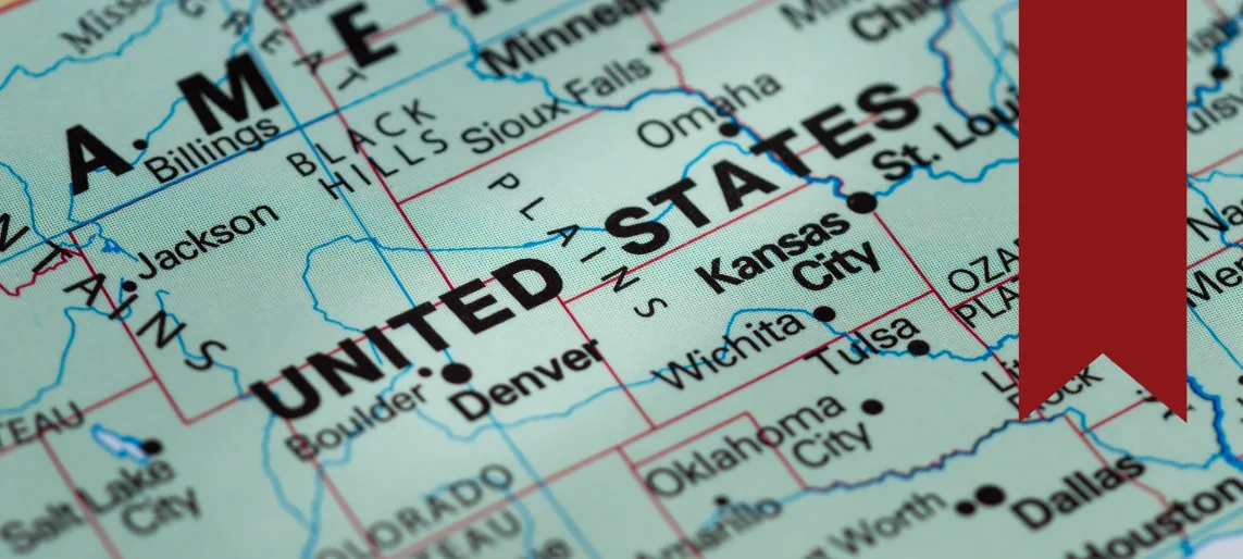 Map of the United States representing state-by-state cannabis kitchen requirements, licensing considerations, and compliance planning supported by Aldevra.