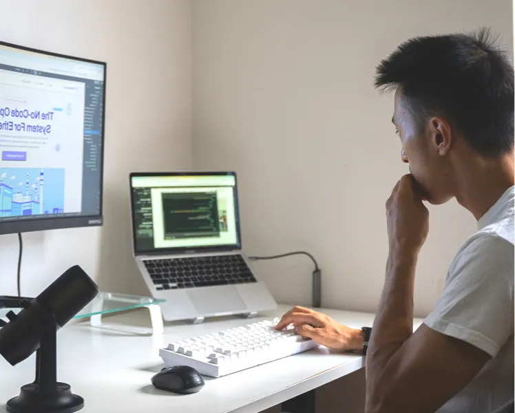 Dereksiu.com.au - Working on Webflow project