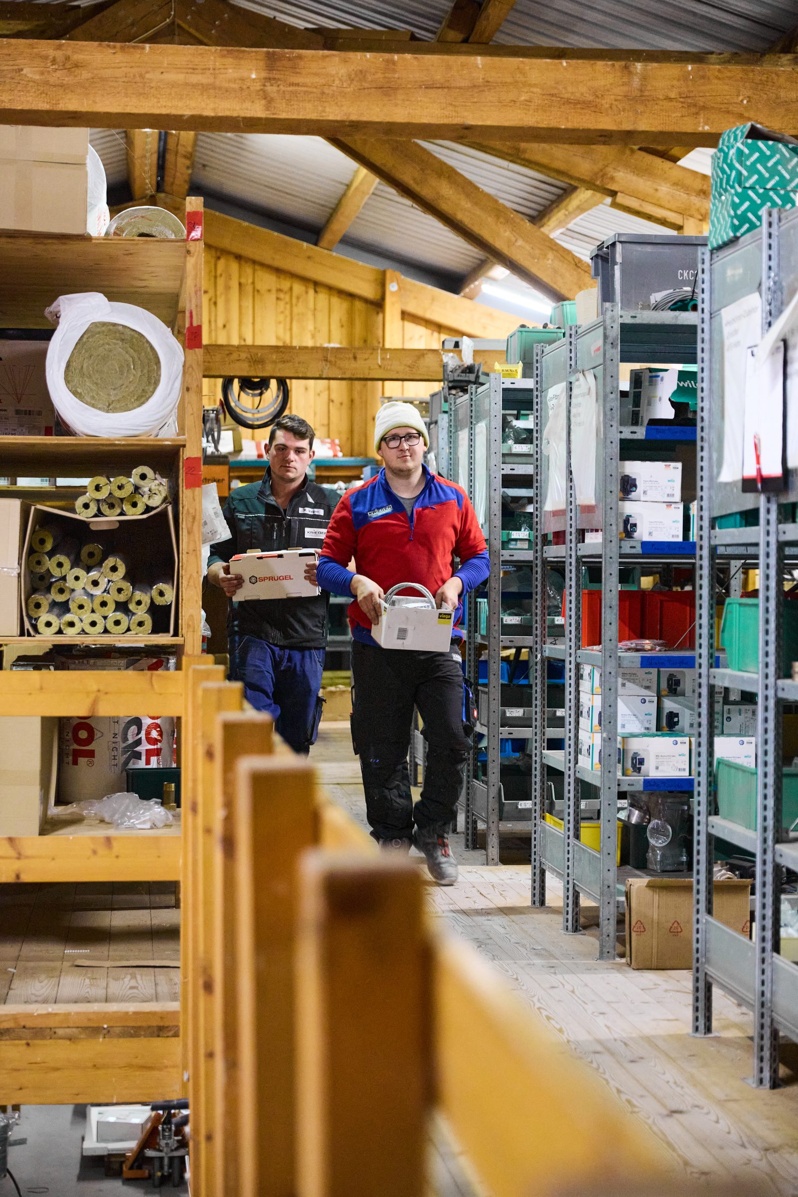 Krieger Mitarbeiterin im Materiallager