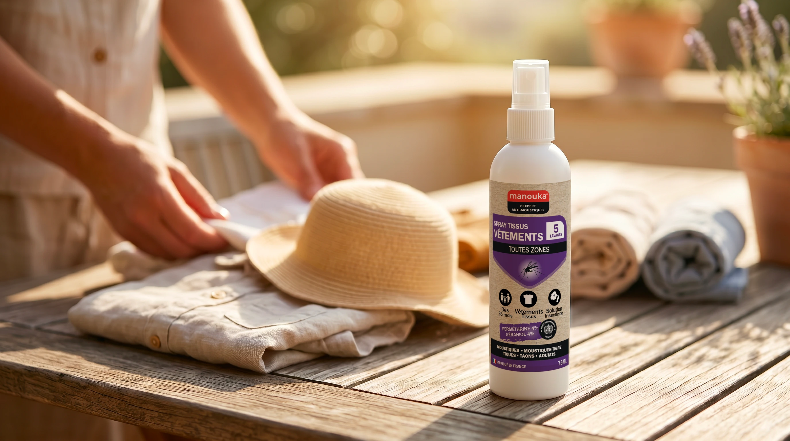 Spray anti-moustiques Manouka pour vêtements et tissus dans un contexte de préparation d'activité en extérieur