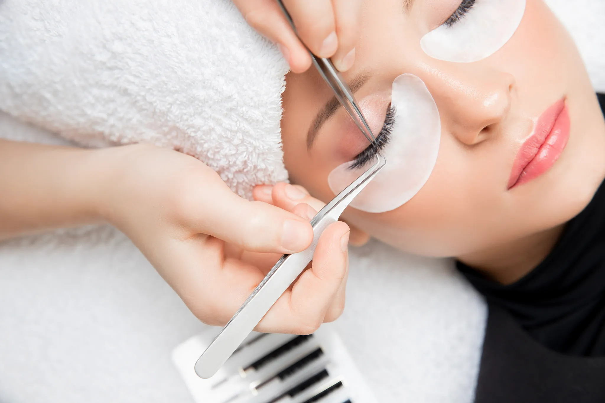 Wimpernverlängerung für einen ausdrucksstarken Blick bei Beautylounge by Bea in Wilhelmsburg.