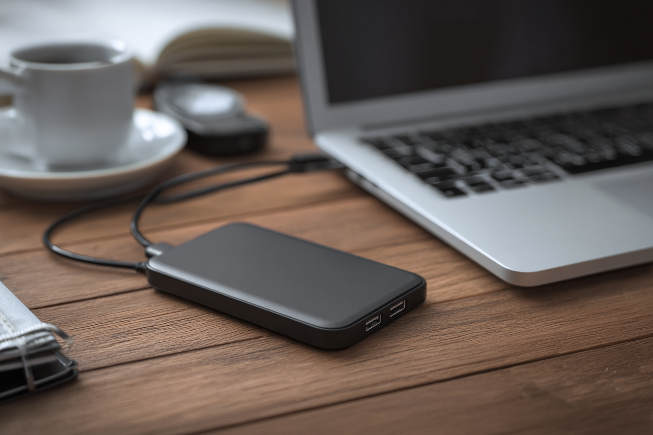 disque dur externe connecté à un ordinateur portable
