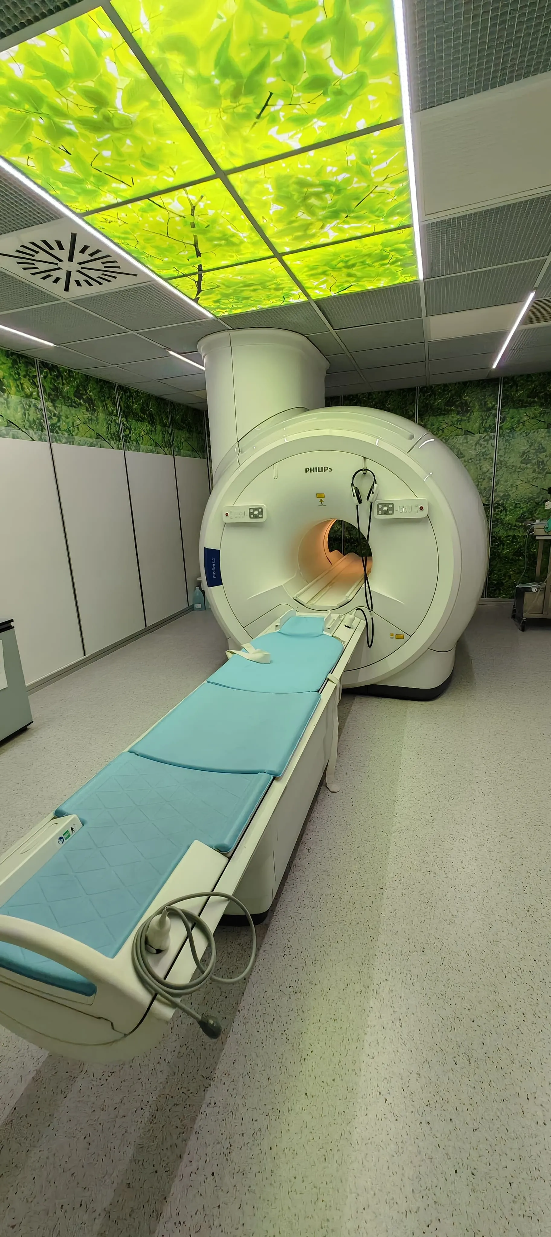 PHILIPS Prodiva 1.5T from the right