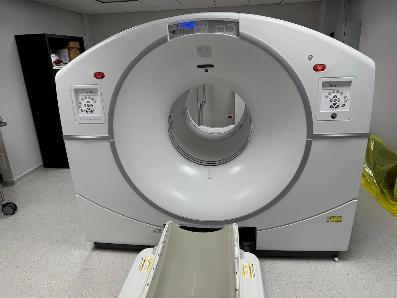 Close up of GE Discovery IQ 16 from the foot