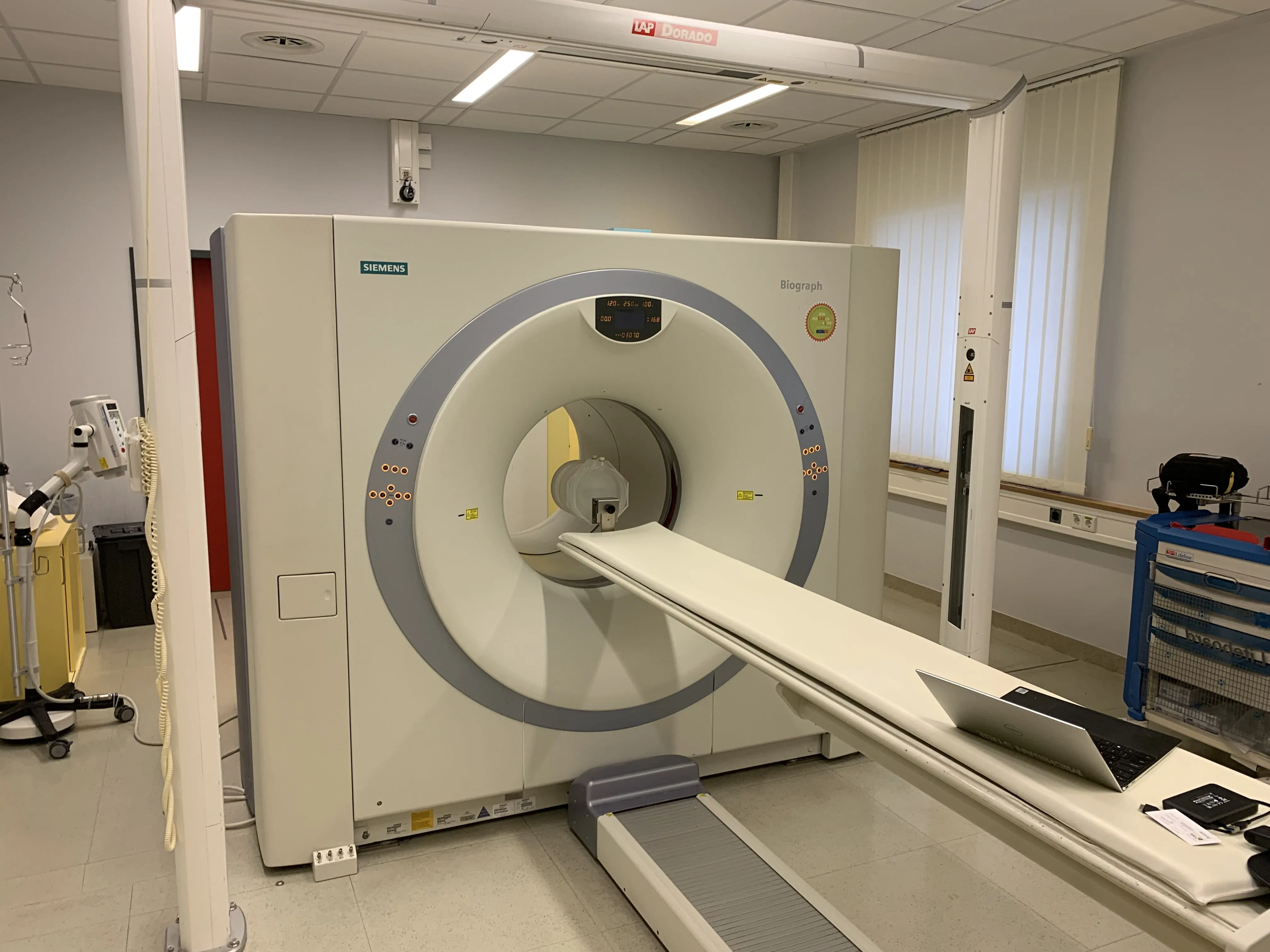 SIEMENS Biograph 16 seen from the left