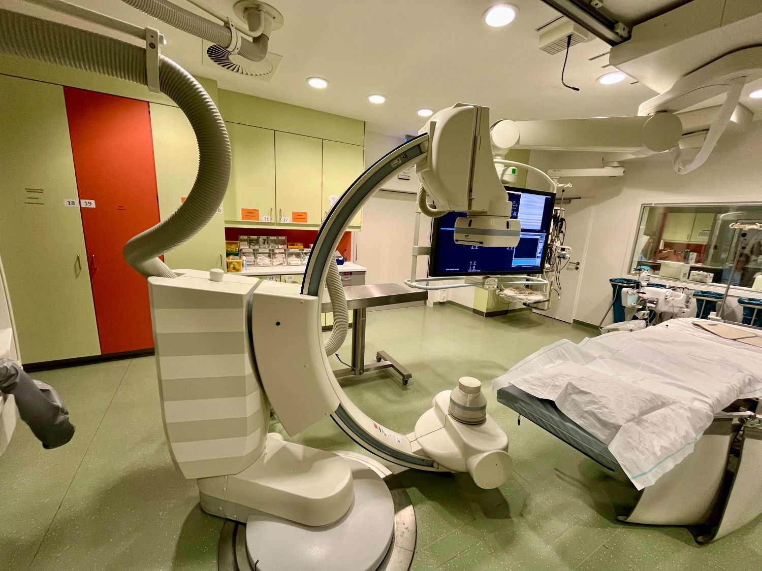 SIEMENS Artis Zee Bi-plane from the side