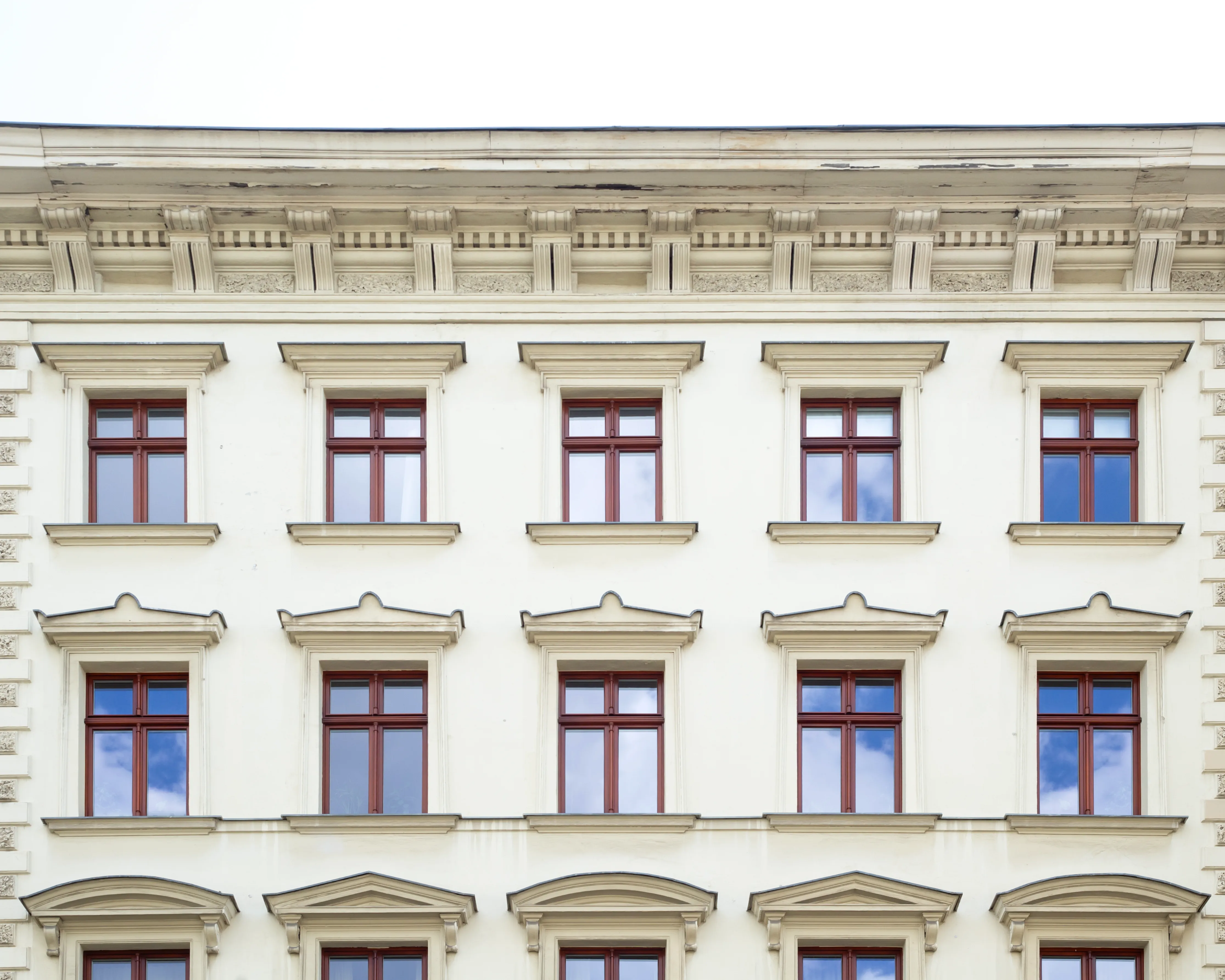 Building windows on Hagelberger Str. 47, Berlin