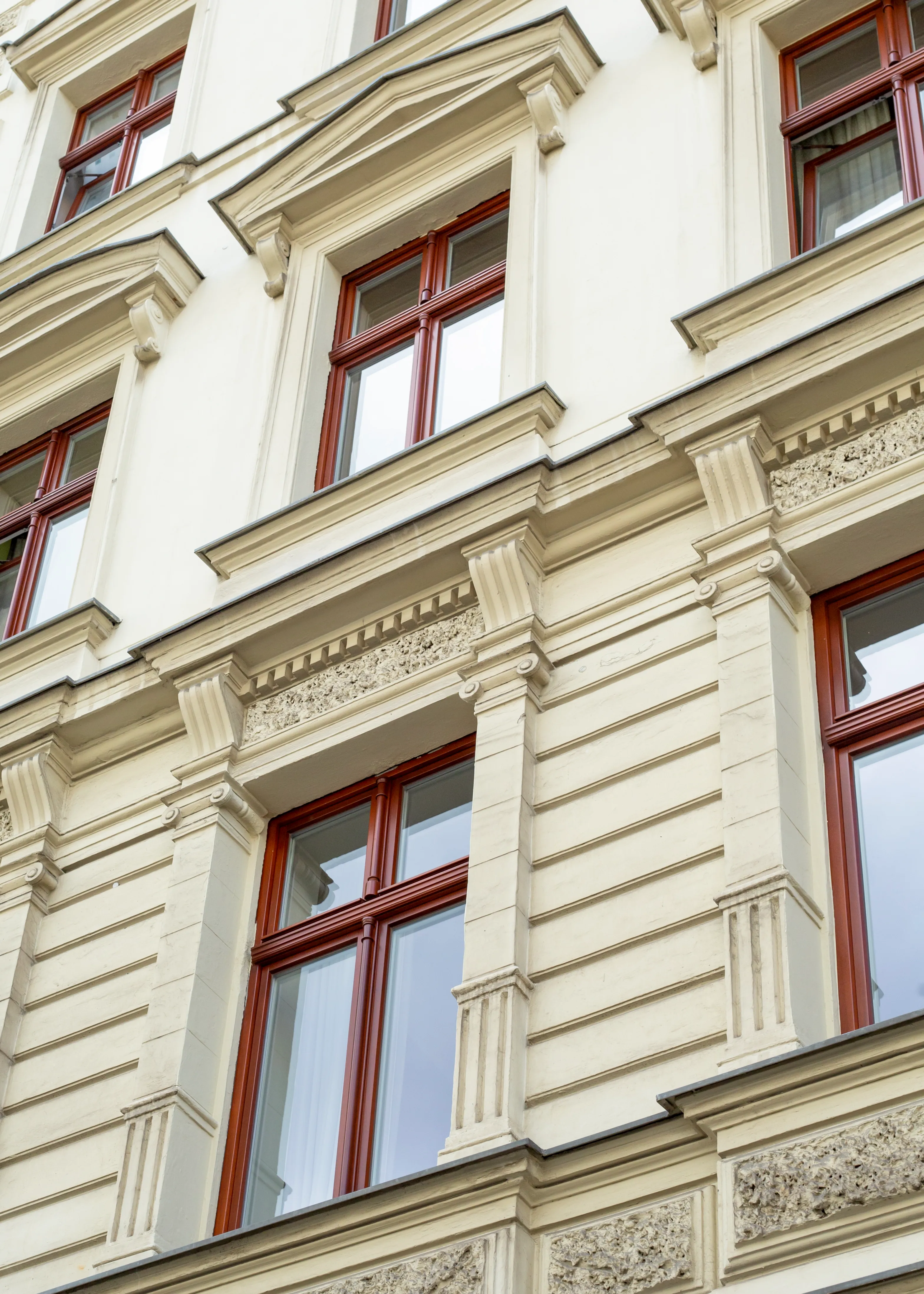 Buuilding windows on Hagelberger Str. 47, Berlin