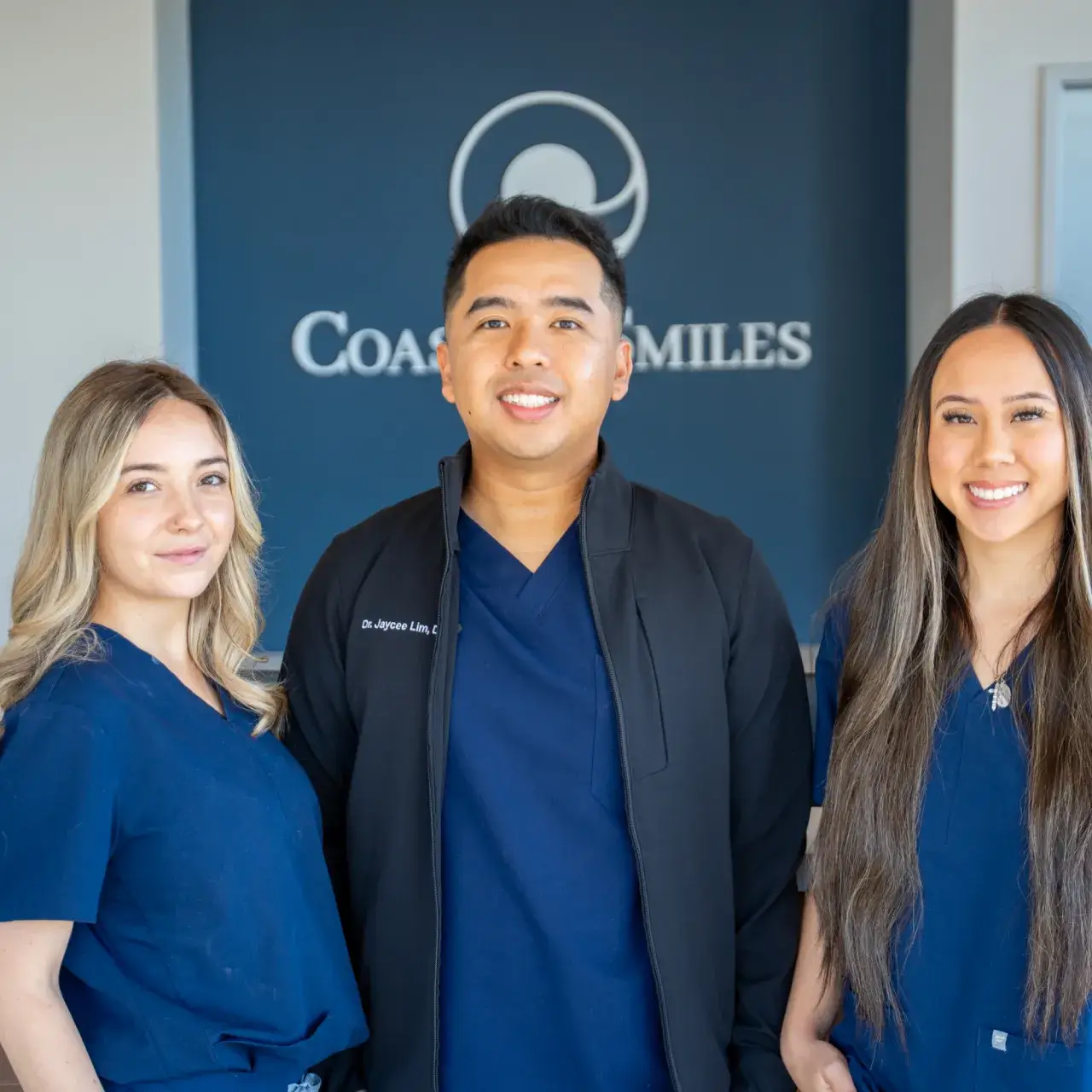 Coastal Smile's Dental Team in Cosa Mesa CA