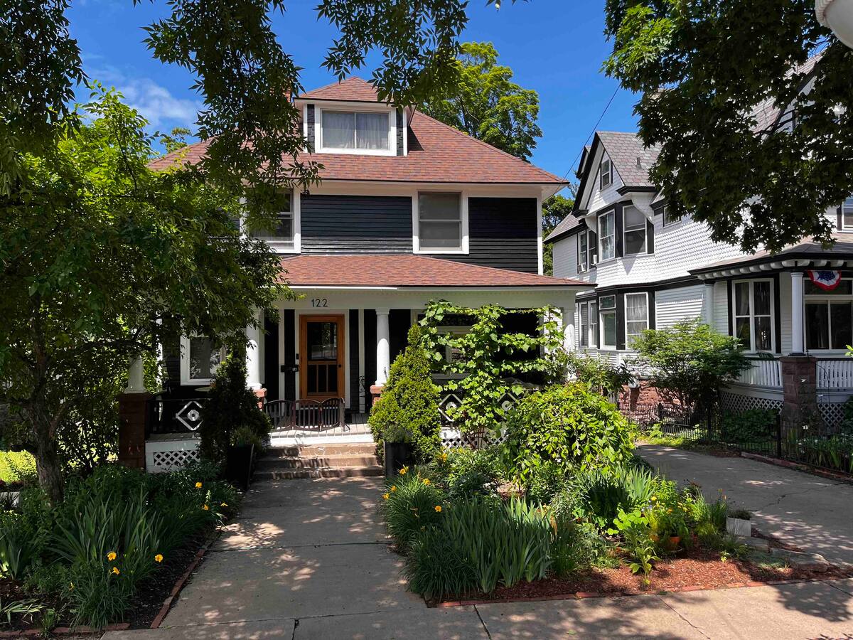 Hewitt Four Square Home