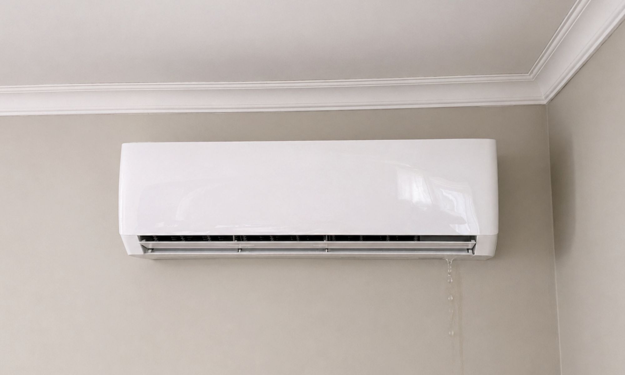 Unité intérieure de thermopompe qui coule