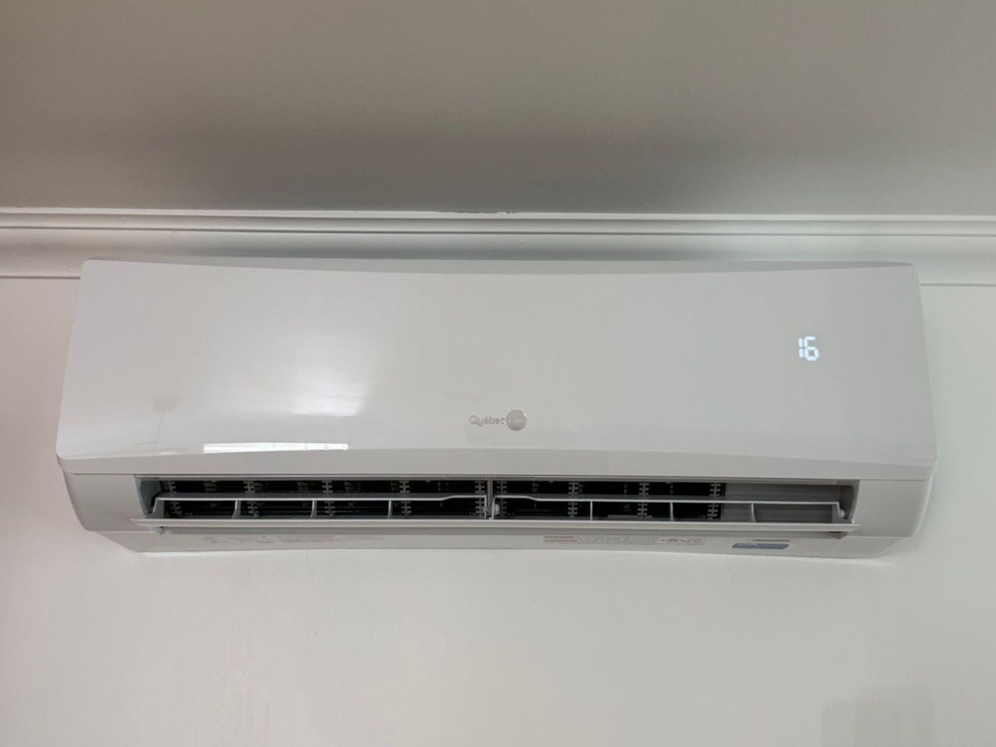 Thermopompe Québec Vair installée dans une maison
