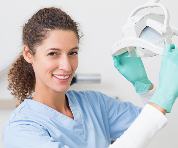 Dental Hygienist vs Dentist: What’s the Difference and Who Should I See?