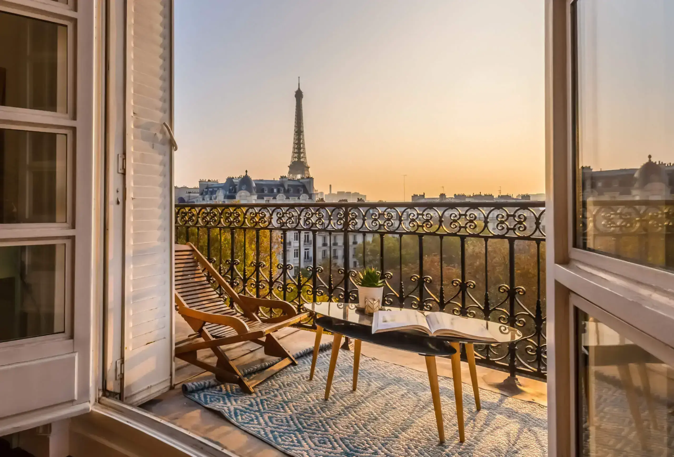 CHASSEUR IMMOBILIER PARIS 12 : RECHERCHE ET TROUVE UN DERNIER ÉTAGE AVEC BALCON