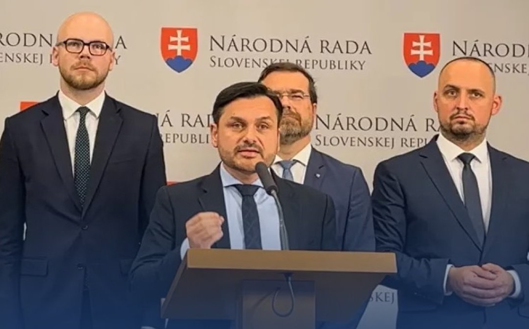 Čo majú spoločné deti do troch rokov a opozícia? Viac ako by sme čakali ešte viac ako by sme chceli