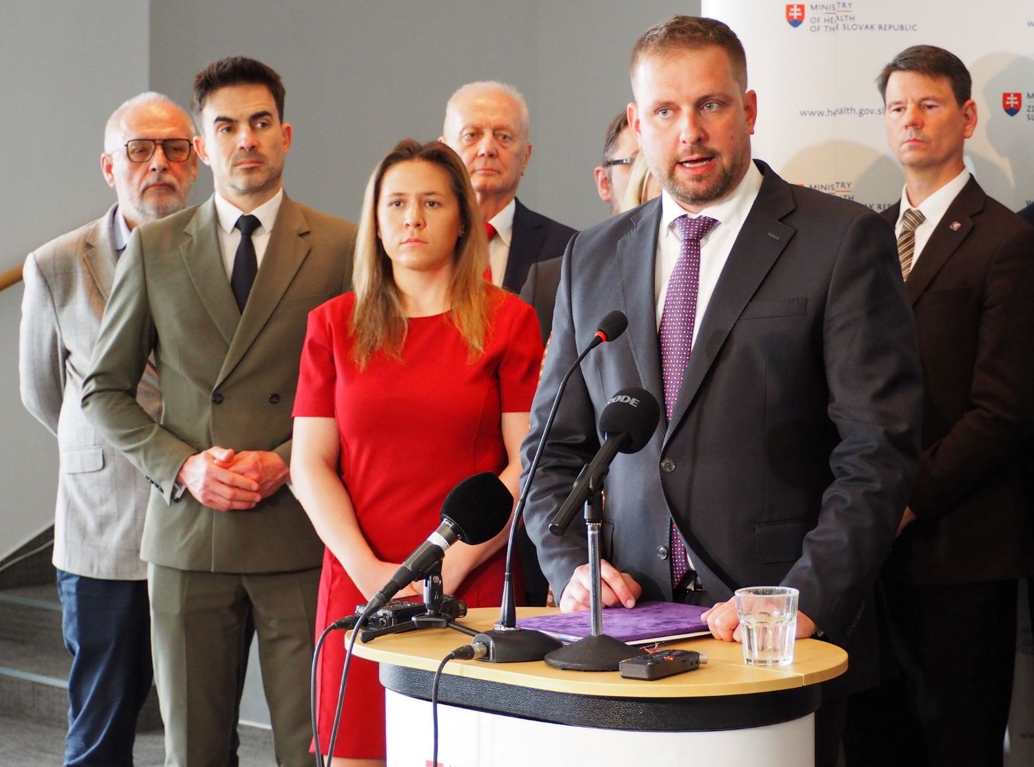 Nová éra v liečbe: Štát sľubuje viac inovatívnych liekov a jasné pravidlá pre pacientov