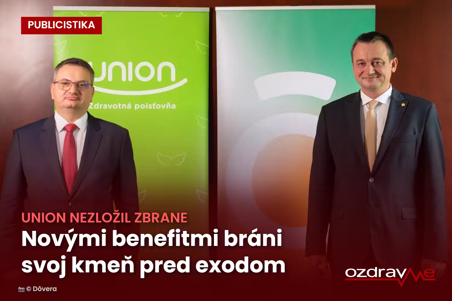 Generálni riaditelia Unionu a Dôvery pred logami oboch poisťovní.