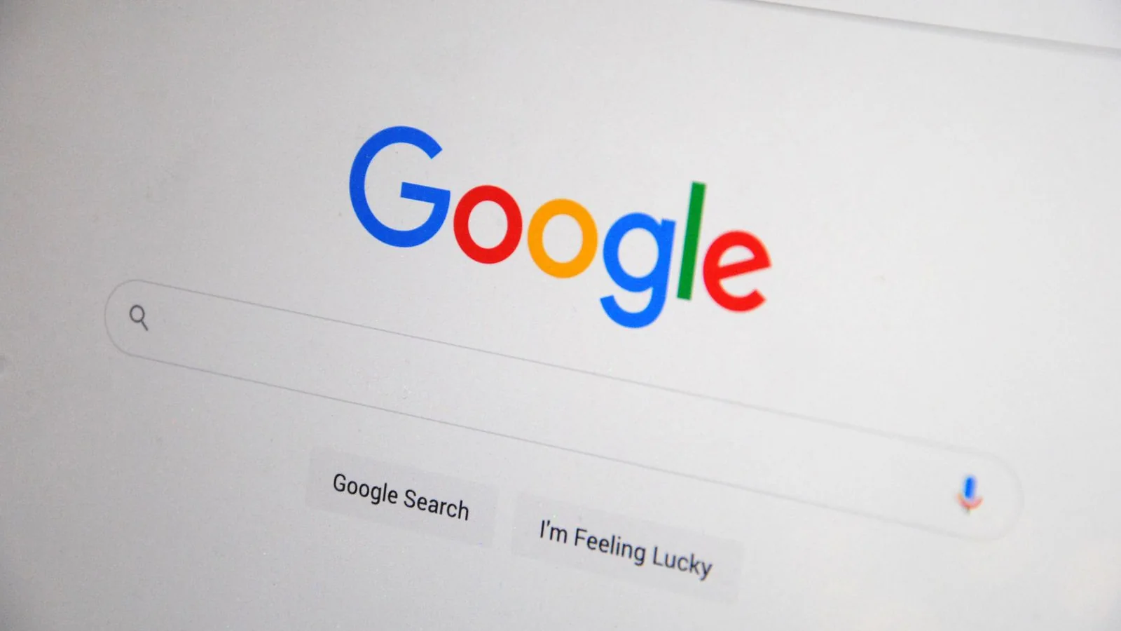 Google-Suchseite auf einem Computerbildschirm