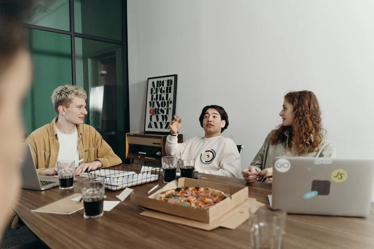 A lunch meeing in the office