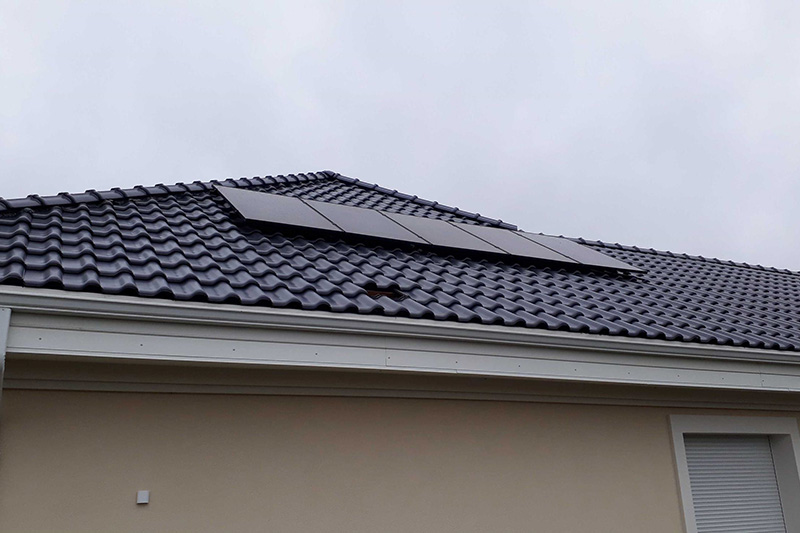 Instalacja fotowoltaiczna 10 kW z falownikiem SolarEdge i panelami JA Solar.
