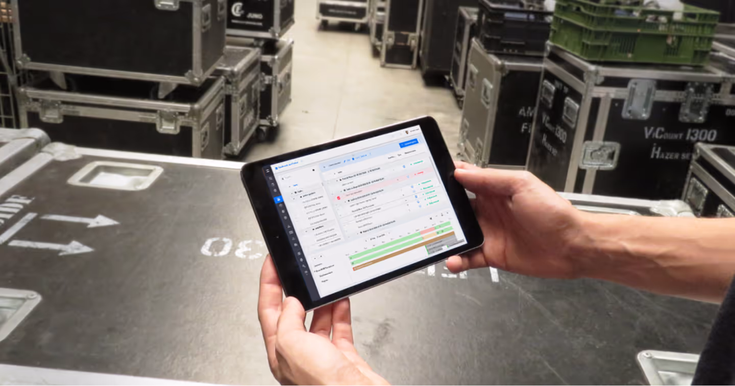 The 4 biggest warehouse challenges (+ solutions)