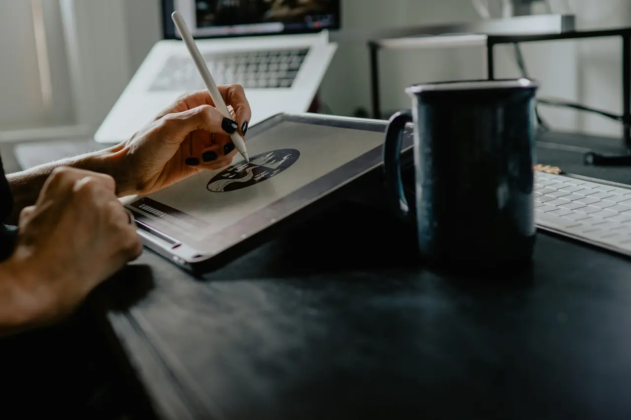 Choosing a Graphic Design Agency: 2026 Guide to Services, Pricing & Selection