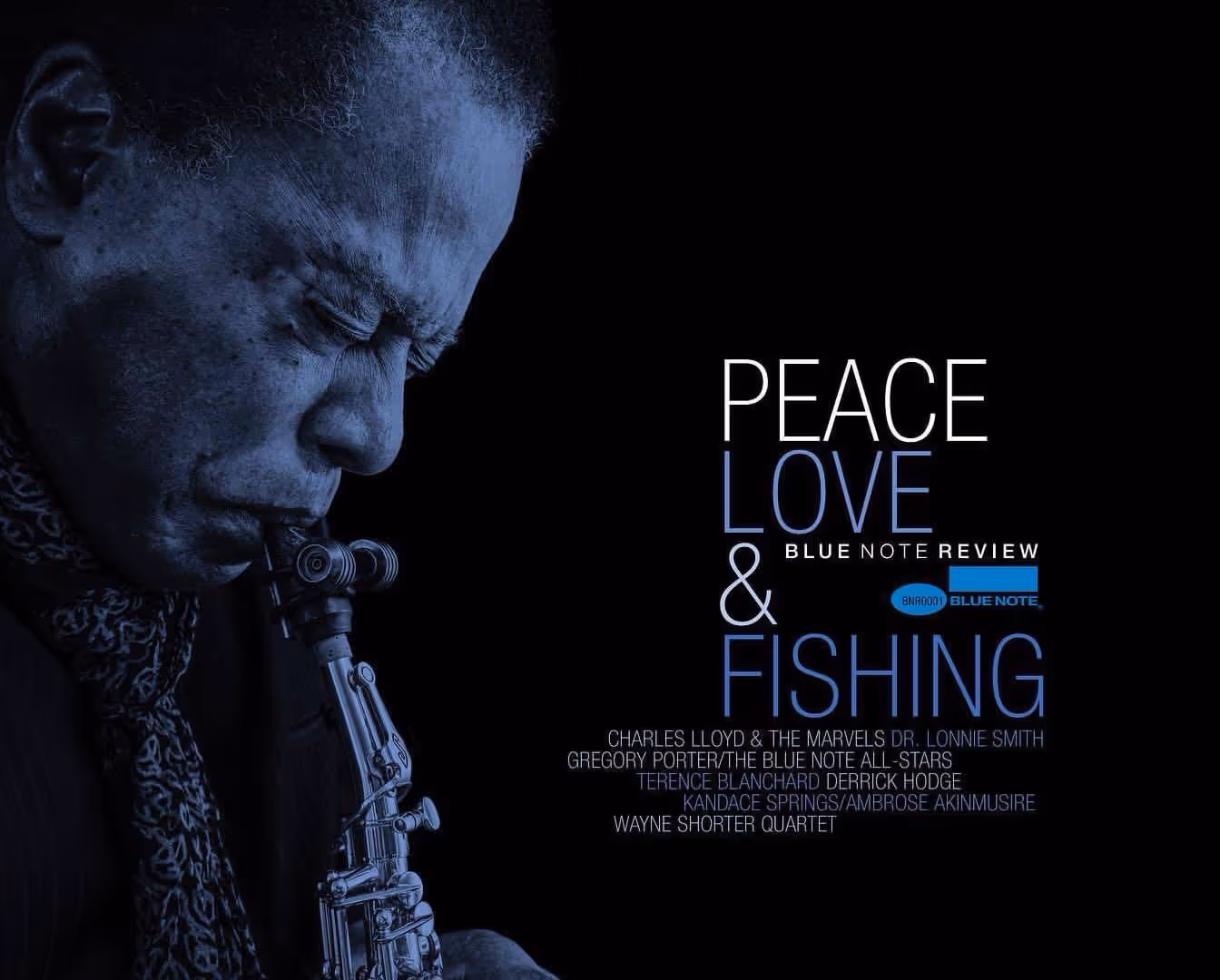 Porträt eines Mannes spielt Saxophon neben dem Text ‚Peace, Love & Fishing‘ und einer Liste von Jazzmusikern.